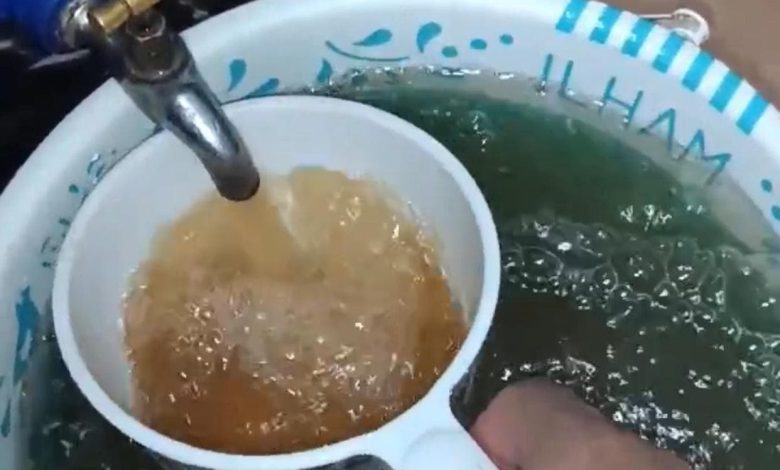 تغيّر لون الماء يثير مخاوف سكان سيدي علال البحراوي مع اقتراب فصيل الصيف