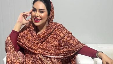 نجاة الرجوي تتألق بالملحفة الصحراوية في موسم طانطان وتخطف الأنظار – صورة