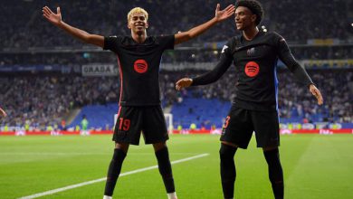 برشلونة يتوج رسميا بلقب الدوري الإسباني بفوزه أمام إسبانيول