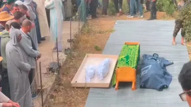 تشييع جنازة 4 أفراد من أسرة واحدة لقوا حتفهم في حريق مهول بشفشاون