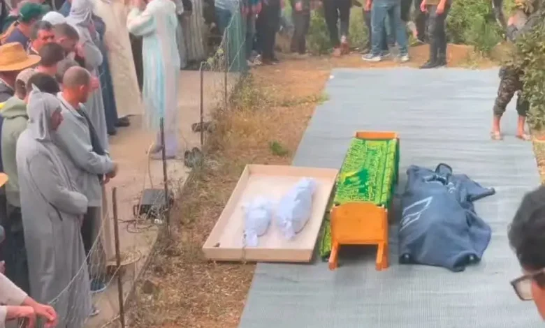 تشييع جنازة 4 أفراد من أسرة واحدة لقوا حتفهم في حريق مهول بشفشاون