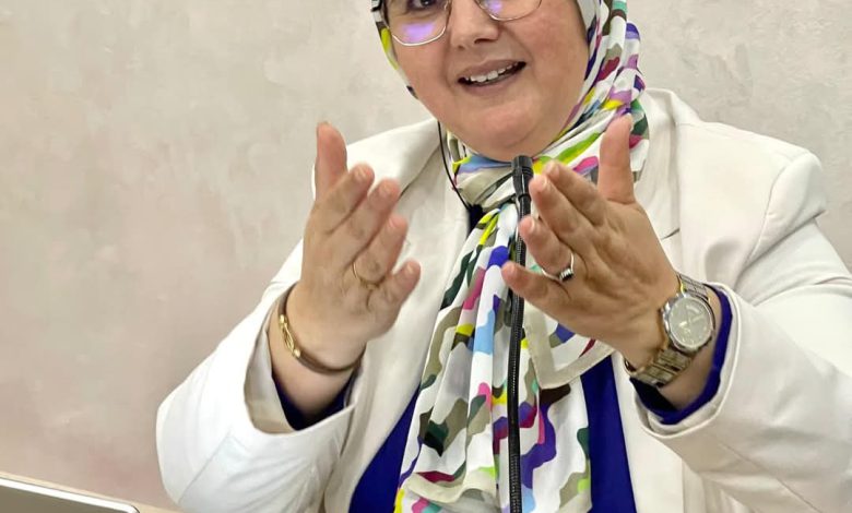 رقية أشمال: “وظيفة الأكاديمي الإسهام في التنوير وليس صرافا بنكيا”