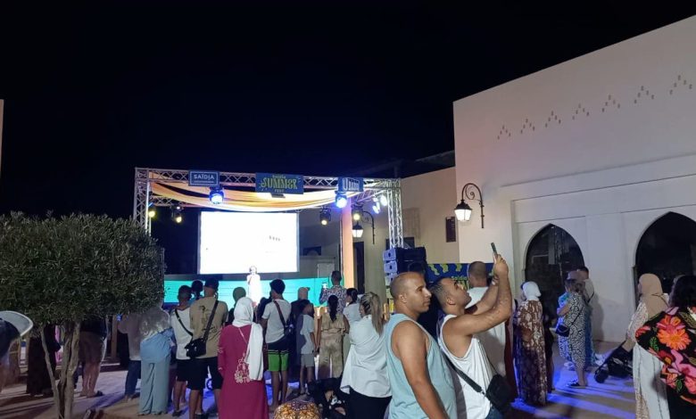 رغم شائعات الغلاء.. إقبال كبير للزوار على مدينة السعيدية