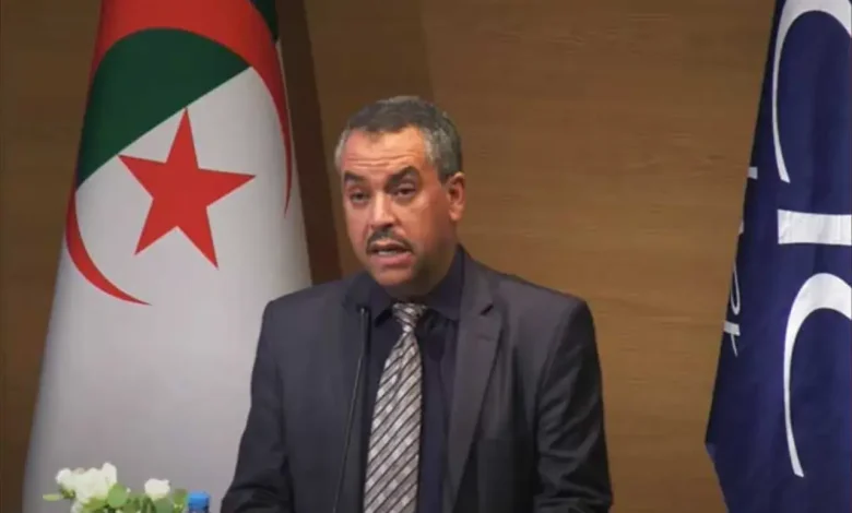 بعد حرمانهم من تقرير المصير.. وزير التربية الجزائري يطمس تفوق تلاميذ منطقة القبائل