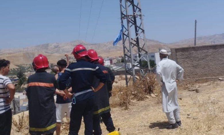 تازة.. إنقاذ فتاة من موت محقق بعد تسلقها عمودا كهربائيا بسبب ضغوطات عائلية