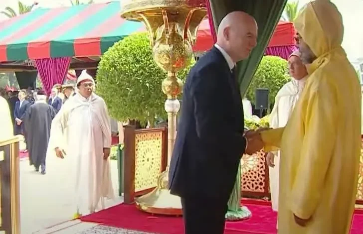 رئيس الفيفا يشيد برؤية الملك لتطوير كرة القدم عالمياً