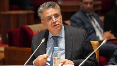 ضغوط على وهبي لتقنين “نشطاء فيسبوك”..جدل جديد في مشروع القانون الجنائي