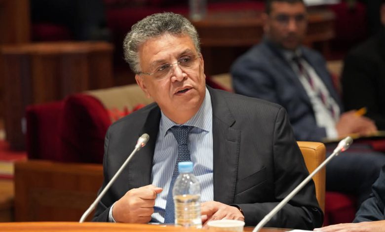 ضغوط على وهبي لتقنين “نشطاء فيسبوك”..جدل جديد في مشروع القانون الجنائي