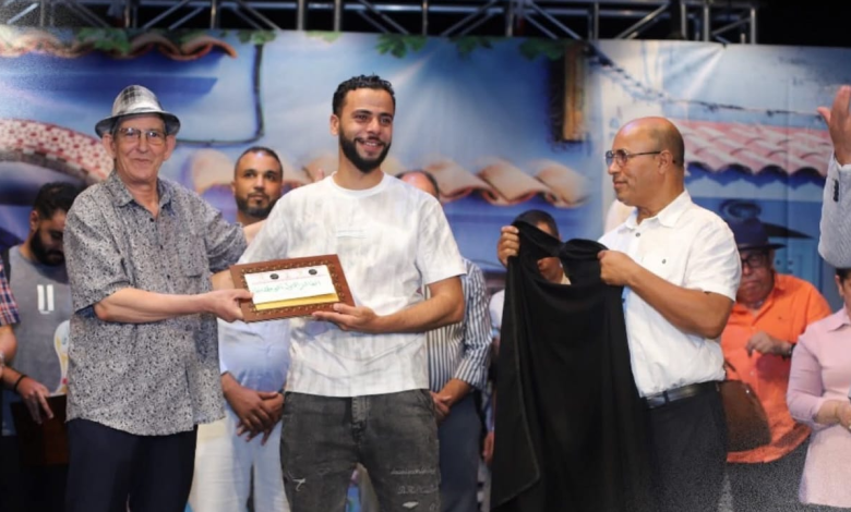 عبدالمغيث ابراهيمي يتوَّج بلقب مهرجان بنسليمان للكوميديا 2025