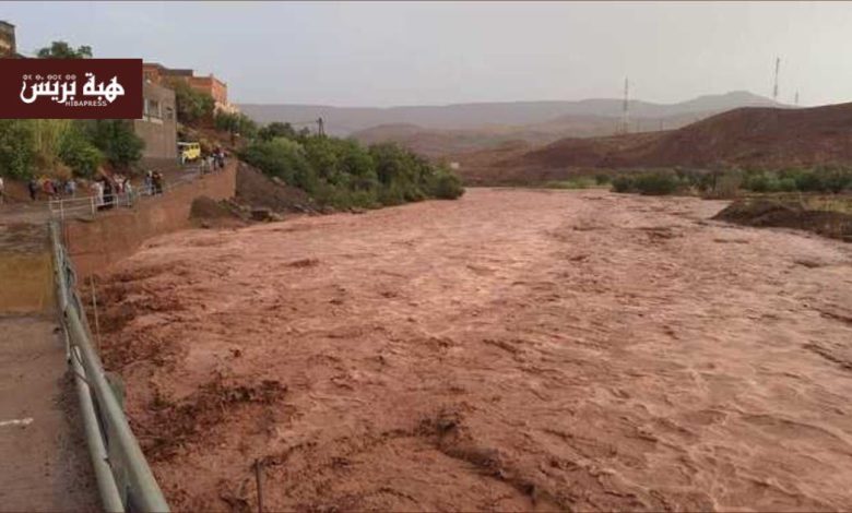 سيول جارفة تقطع الطريق بين ورزازات وتنغير